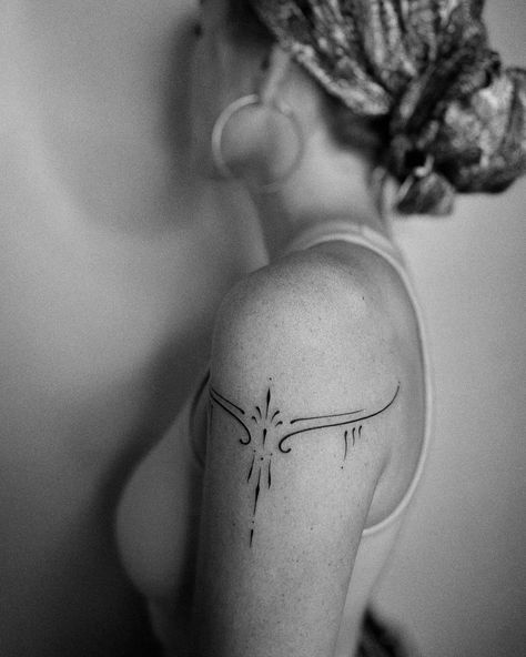 Boho Chic Tattoo, Shoulder Adornment Tattoo, Shoulder Cuff Tattoo, Tattoo Around Shoulder, Shoulder Tattoo Ornamental, Ornamental Shoulder Tattoos For Women, Shoulder Women Tattoo, Woman’s Arm Tattoos, Back Tattoo Ornamental