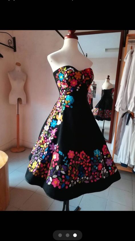 Mexican Theme Dresses, Outfit Mexicano, Mexican Style Dresses, Mexican Quinceanera Dresses, Quince Dresses Mexican, Mexican Embroidered Dress, Dama Dresses, Quince Dress, Mexican Dresses