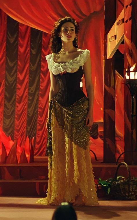 Opera Style Clothing Outfit, Christine Costume Phantom Of The Opera, Phantom Of The Opera Dress Ideas, Phantom Of The Opera Emmy Rossum, Christine Daae Outfits, Christine Daae Cosplay, Christine Phantom Of The Opera Dresses, Christine Daee Cosplay, Lucy Gray Outfit Ideas