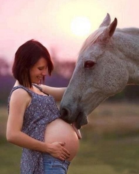 Is this weird Funny Maternity Photos, Mom Belly, Happy Pregnancy, Surrogate Mother, Amazon Black Friday, Horse Diy, Strange Photos, Holding Baby, Pregnancy Humor