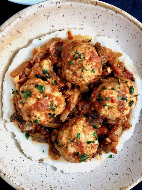 Chicken Meatballs in Vegetable Pomodoro Sauce over Parmesan Polenta Best Chicken Meatballs, Parmesan Polenta, Pomodoro Sauce, Chicken Meatball, Italian Meatballs Recipe, Tomato Pasta Sauce, Meatball Ingredients, Creamy Parmesan, Italian Meatballs