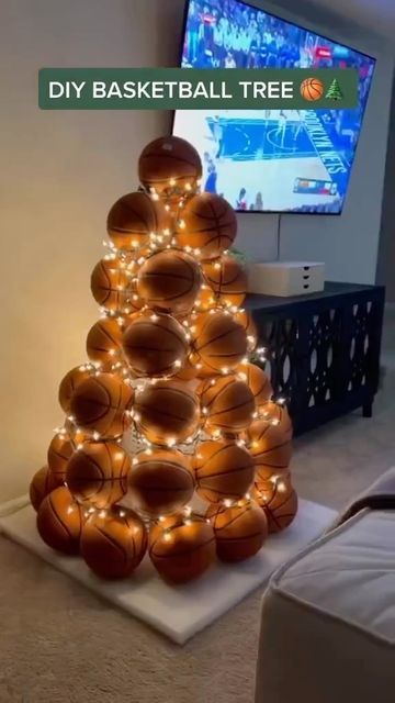 Basketball Room Decor, Diy Basketball, Basketball Christmas, Snow Love, Basketball Room, Snowman Snow, Basketball Party, Basketball Theme, Tree Dress