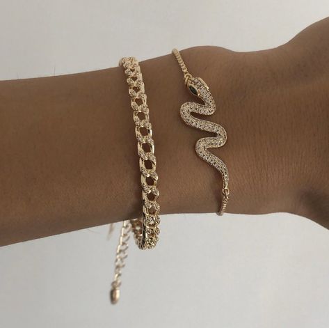 la femme dans l’art on Twitter: "… " Lock Jewelry, Snake Bracelet, Dope Jewelry, Emo Outfits, Gold Bracelets, Gold Snake, Pop Punk, Girly Jewelry, Jewelry Inspo