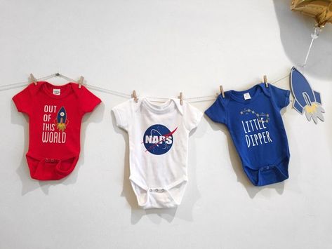 Space Themed Gender Reveal, Space Theme Baby Shower Ideas Decoration, Space Baby Shower Ideas For Boys, Outer Space Baby Shower Ideas Boy, Space Themed Baby Shower Ideas Boy, Outer Space Baby Shower Ideas, Space Theme Baby Shower Ideas, Astronaut Baby Shower Ideas, Space Themed Baby Shower Ideas