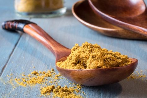 What Curry Powder Is and How to Use It How To Make Curry, Mild Curry, Madras Curry, Masala Spice, Powder Recipe, Curry Dishes, Curry Paste, Indian Spices, Curry Powder