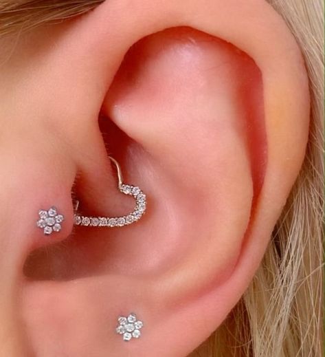 Heart Daith Piercing, Heart Daith, Daith Ear Piercing, New Ear Piercing, Daith Hoop, Ear Piercings Chart, Daith Jewelry, Types Of Ear Piercings, Cool Ear Piercings