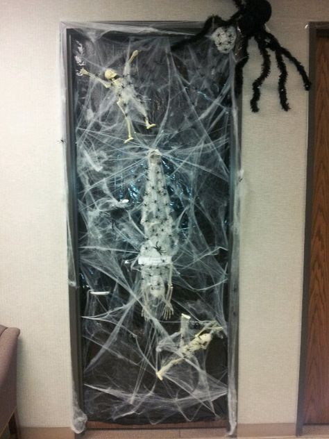 Halloween Door Halloween Spider Door Decorations, Halloween Door Contest Ideas, Halloween Dorm, Halloween Doors, Hunted House, Halloween Classroom Door, Dorm Door, Deco Halloween, Themed Halloween Costumes