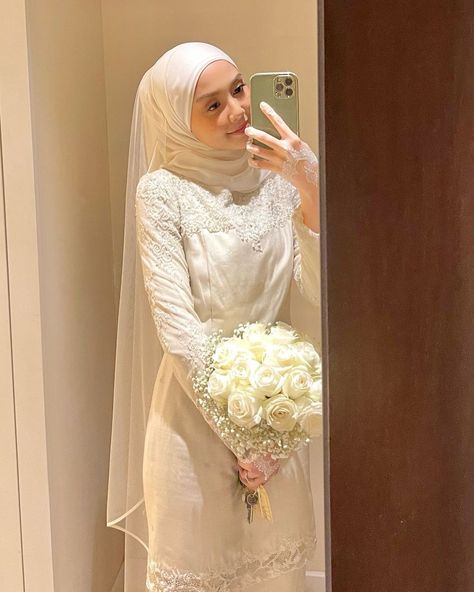 Nikah Attire, Foto Prewed, Wedding Dress Hijab, Malay Wedding Dress, Muslim Wedding Photos, Wedding Dresses Hijab Bride, Muslim Wedding Gown, Baju Kahwin, Nikah Outfit