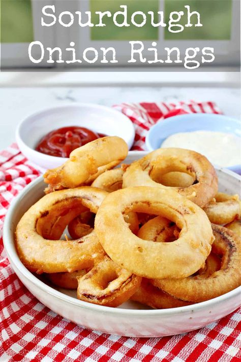 Sourdough Onion Rings Discard Onion Rings, Sourdough Discard Onion Rings, Sourdough Onion Rings, Baked Onion Rings, Deep Fried Recipes, Onion Rings Recipe, Discard Recipes, Burger Night, Bake Zucchini