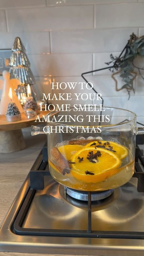 Facebook Sliced Orange, Thanksgiving Table Settings Simple, Simmer Pot Recipes, Make Your Home Smell Amazing, Stove Top Potpourri, Potpourri Recipes, Diy Scent, Simmer Pot, House Smell Good