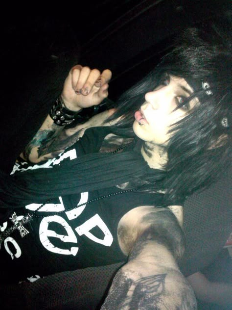 Andy Biersack Long Hair, Andy Biersak, Andy Sixx, Scene Boys, Emo Men, Andy Black, Johnnie Guilbert, Emo Guys, Andy Biersack