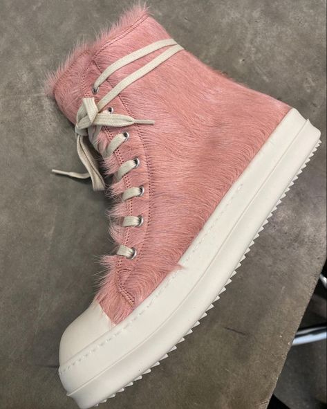 Outfits With Pink Rick Owens, Marni Slides, Rick Owens Shoes Outfit, Rick Owens Fur Boots, Rick Owens Pink Purse, Rick Owens Footwear, Fur Rick Owens, Rick Owens Sneakers, Rick Owens Shoes