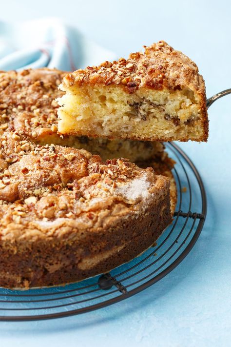 Nutty Sour Cream Coffee Cake with Honeycrisp Apples and Pecans Sour Cream Coffee Cake Recipe, Apple Coffee Cake, Apple Coffee, Buckwheat Cake, Apple Coffee Cakes, Sour Cream Coffee Cake, Coffee Cake Recipe, Crumble Cake, Apple Cake Recipes