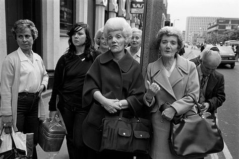 British photographer Paul Trevor has released a collection of black and white street images taken in the East End during the 70s and 80s.  In his new photography book, Once Upon a Time in Brick Lane, he captures the gritty and fun side of the iconic area before it underwent significant social change. The Tube London, London 1970s, Tube London, London Brick, East End London, Street Image, British Traditions, Street Musician, Commercial Street