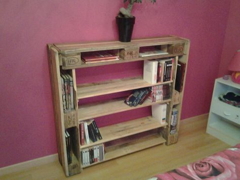 Bibliothèque / Pallet Bookshelf #PalletBookshelf, #RecycledPallet Pallet Bookcase, Little Bookshelf, Palette Furniture, Pallet Bookshelf, Simple Bookshelf, Modern Tables, Pallet Crates, 1001 Pallets, Pallet Projects Furniture