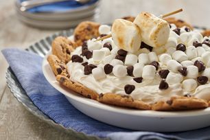 CHIPS AHOY! S'mores Pie | Snackworks US Smores Pie Recipe Graham Cracker Crust Marshmallows, Ready Crust Graham Smores, S’mores With Graham Cracker Crust, Chocolate Chip Cookie Crust, Smores Pie, Pies Recipes, Chips Ahoy, Favorite Dessert, Toasted Marshmallow