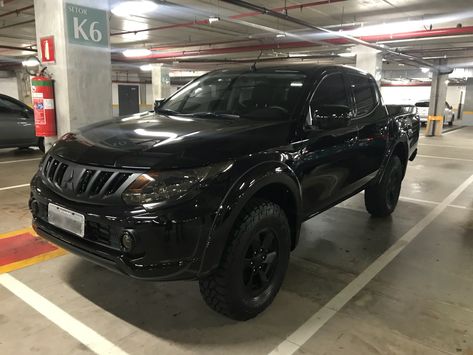 L200 Triton Sport All Black Mitsubishi Strada, Baby Sulli, L200 Triton, Airplane Wallpaper, Mitsubishi L200, Black Car, Offroad Vehicles, Car Collection, Mini Cooper