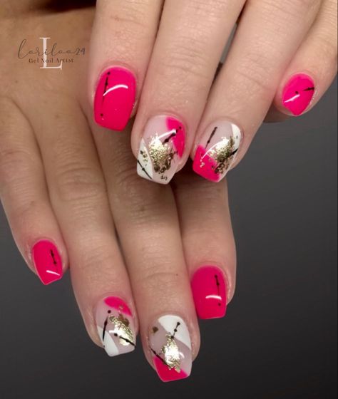 Red Pink Gold Nails, Hot Pink Abstract Nails, Black Pink Gold Nails, Pink Black And Gold Nails, Pink Nails With Gold Foil, Summer Abstract Nails, Nails With Foil Flakes, Pink Abstract Nails, Pink Foil Nails