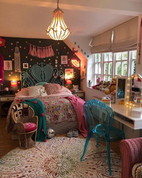 Bohemian Bedroom Design, Hippie Bedding, Casa Vintage, Bohemian Bedroom Decor, Hippie Home Decor, Bohemian Bedroom, Dreamy Room, House Room, Room Inspiration Bedroom