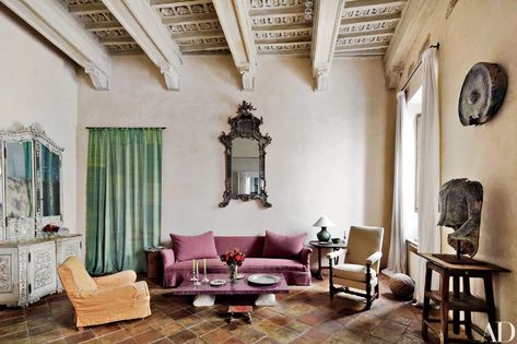 19 Romantic Rooms in Italian Homes | Architectural Digest Rustic Italian Home Decor, Rustic Italian Home, Rome Apartment, Axel Vervoordt, Design Club, Italian Interior Design, Italian Interior, Rustic Living, Rustic Living Room