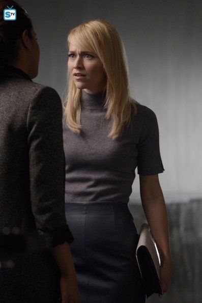 #Quantico 1x12 "Alex" - Shelby Shelby Wyatt, Johanna Braddy, Job Outfits, Tv Outfits, Working Women, Teacher Outfits, Working Woman, Tv News, Women Clothes