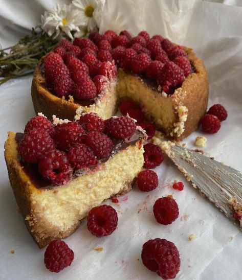 👑julieterbang👑 Bakery Foods, Raspberry Cheesecake, November 3, Cute Desserts, Cooking Recipes Desserts, Yummy Sweets, Baking Ideas, Breakfast Dessert, Food Obsession