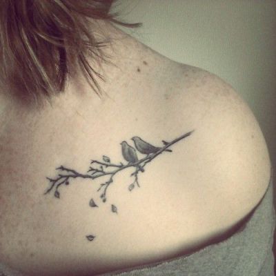 birds on tree branch tattoo on shoulder for women A Bird Tattoo, Bird Shoulder Tattoos, Small Bird Tattoos, Little Bird Tattoos, Branch Tattoo, Tree Tattoo Designs, Geniale Tattoos, Bird Tattoo, Collar Bone Tattoo