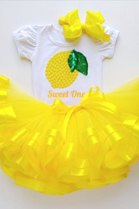 Lemonade Costume, Yellow Tutu Skirt, Cute Yellow Dress, Cute Yellow Dresses, Lemonade Birthday, Yellow Tutu, Unicorn Birthday Outfit, Lemonade Party, Unicorn Outfit