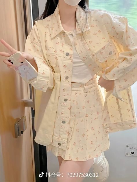 Aesthetic Yellow Dress, Korean Outfit Aesthetic, Simple Family Meals, Fashion Mistakes, 10 Pounds, Meal Ideas, Family Meals, Dinner Recipes, Yellow