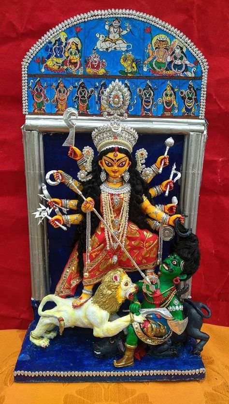 Bengali traditional small Durga idol Mahisasur Mardini, Durga Idol, Durga Maa Paintings, Lord Durga, Durga Picture, Devi Images, Hindu Gods And Goddesses, Pooja Thali, Durga Painting