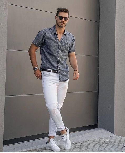 Denim Jacket Black Jeans, Black Denim Jacket Outfit, Dark Jeans Outfit, Mens Dark Jeans, White Pants Men, Dapper Outfit, Black Outfit Men, Jeans Outfit Men, Streetwear Outfit Ideas