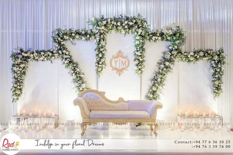 Wedding Setty Back Design, Setty Backs For Weddings, Settee Back Wedding Decoration, Wedding Stage Design Simple, Reception Stage Decoration Backdrops, Elegant Wedding Stage, Marriage Hall Decoration, Engagement Stage, Engagement Stage Decoration