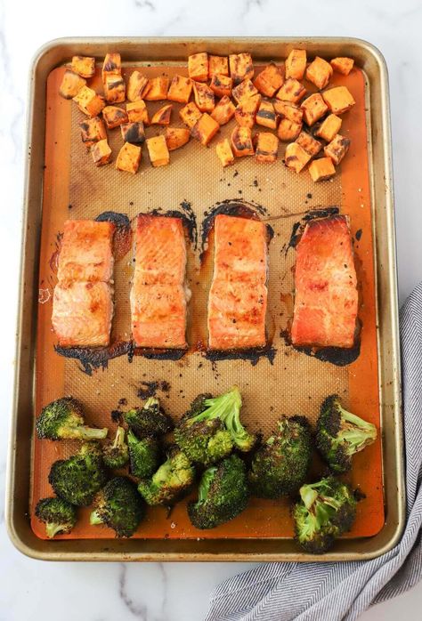 Colorful and flavorful sheet pan Sweet Potato And Salmon, Salmon Broccoli, Salmon And Sweet Potato, Cubed Sweet Potatoes, Fresh Potato, Yummy Sweet Potatoes, Broccoli Recipes, Sheet Pan Dinners, Skillet Meals