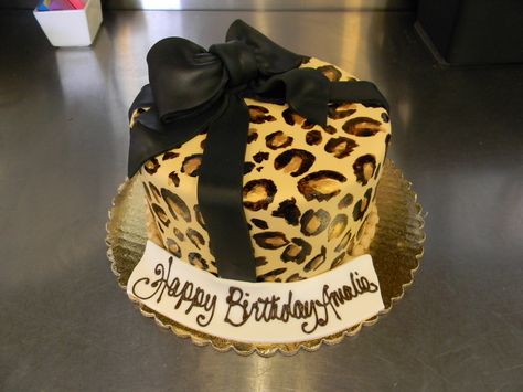 Leopard Print fondant birthday cake www.cafeattila.com Leopard Print Fondant, Cheetah Print Birthday Cake, Cheetah Print Birthday, Cheetah Birthday Cakes, Cheetah Print Cakes, Hawaiian Birthday Cakes, Leopard Birthday Parties, Glamour Cake, Cheetah Birthday Party