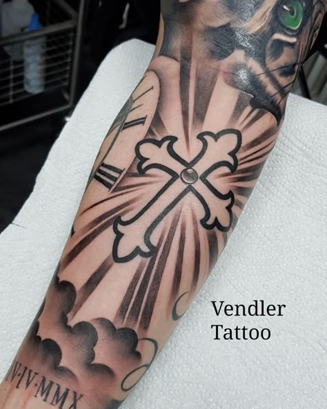 Cruz Tattoo, Half Sleeve Tattoos Sketches, Arm Tattoos For Guys Forearm, Patriotic Tattoos, Filigree Tattoo, Rose Tattoo Sleeve, Lion Tattoo Sleeves, Tattoo Shading, Flower Tattoo Drawings