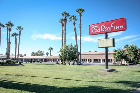 Red Roof Inn Blythe is located in California state, USA. Red Roof Inn, Places In Usa, Red Roof, Famous Places, Historical Place, Best Sites, Snack Bar, California State, Common Area