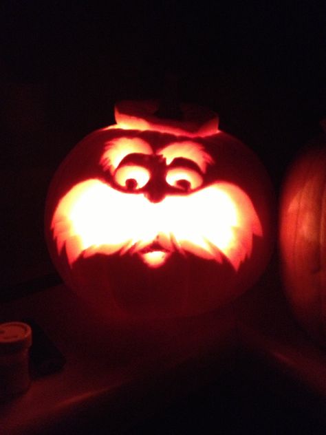 The Lorax! Pumpkin Carving Ideas Lorax Easy, Lorax Pumpkin Carving, Lorax Pumpkin, Cute Pumpkin Carving, Pumkin Carving, Cute Pumpkins, Fall Birthday Parties, Pumpkin Carving Patterns, Friendship Bracelets Designs