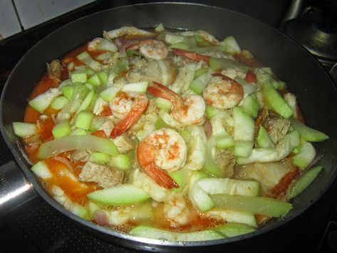 Ginisang upo Upo Recipe Filipino Food, Upo Recipe Filipino, Upo Recipe, Ginisang Repolyo, Suman Cassava Recipe, Ginataang Gulay Filipino Food, Ginisang Upo With Shrimp, Ginisang Sayote Filipino Recipes, Ginisang Upo