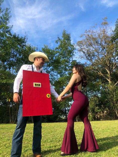 Idea de disfraz en pareja Cute Couple Custome Ideas, Couple Custome Halloween, Halloween Outfit Ideas For Couples, Holloween Costume Ideas Couple Creative, Mexican Couple Costumes, Mexican Halloween Costume Couple, Mexican Couple Costume Ideas, Ideas Para Disfraces En Pareja, Ideas Disfraz Mujer