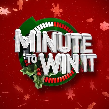 Check out these 17 Quick “Minute To Win It” Christmas games-perfect for when you have a down moment while you're packing! Minute To Win It Christmas, Happy Home Fairy, Christmas Games For Adults, Xmas Games, Fun Christmas Games, Minute To Win It Games, Christmas Games For Family, Minute To Win, Minute To Win It