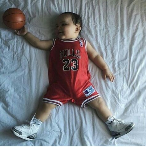 Jumpman Basketball Baby Pictures, 6 Month Baby Picture Ideas, 2 Month Baby, Baby Milestones Pictures, Monthly Baby Photos, Newborn Photography Poses, Newborn Baby Photoshoot, Birthday Shoot, Baby Boy Photos