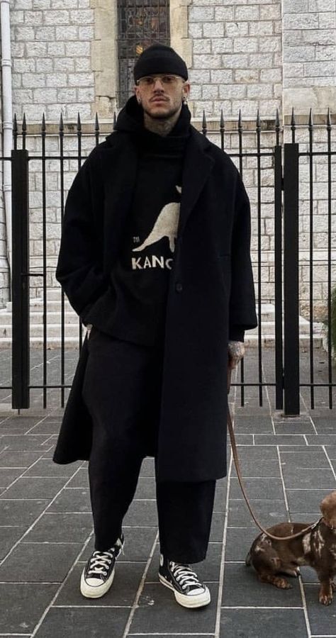 Over Coat Men Outfit, London Male Fashion, Balenciaga Male Model, Mens Clothing Styles Winter 2023, Heavy Winter Outfits Men, Winter Coat Outfits Men, Ny Winter Outfits Men, Winter 2023 Men Fashion Trends, Minimalist Street Style Men