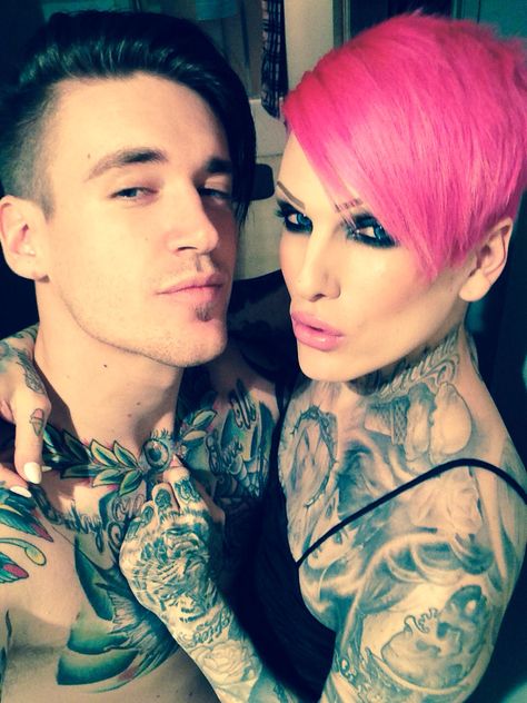 Jeffree star Star Matching Pfp, Jeffery Star, Wedding Meme, Ink Tattoo Girl, Jeffrey Star, Mood Bored, Drag Queen Outfits, Queen Outfits, Ayesha Erotica