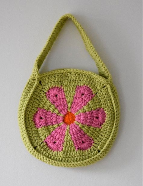 Flower Bag Crochet Pattern, Flower Bag Crochet, Realm Designs, Crochet Mini Bag, Cross Body Bag Pattern, Bag Crochet Pattern, Crochet Shoulder Bags, Free Crochet Bag, Crochet Fashion Patterns