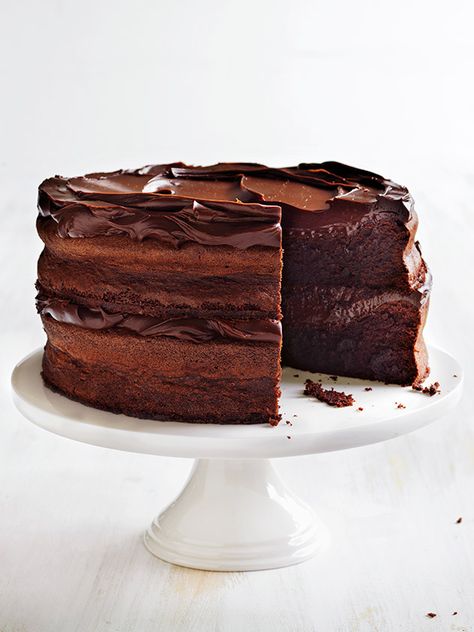 All you need to make this super impressive layer cake are a few simple ingredients and two boxes of my Flourless Chocolate Fudge Cake packet mix. Chocolate Fudge Layer Cake, Chocolate Layered Cake, Gluten Free Chocolate Cake, Flourless Chocolate Cake, Donna Hay, Tv Food, Chocolate Fudge Cake, Chocolate Layer Cake, Fudge Cake