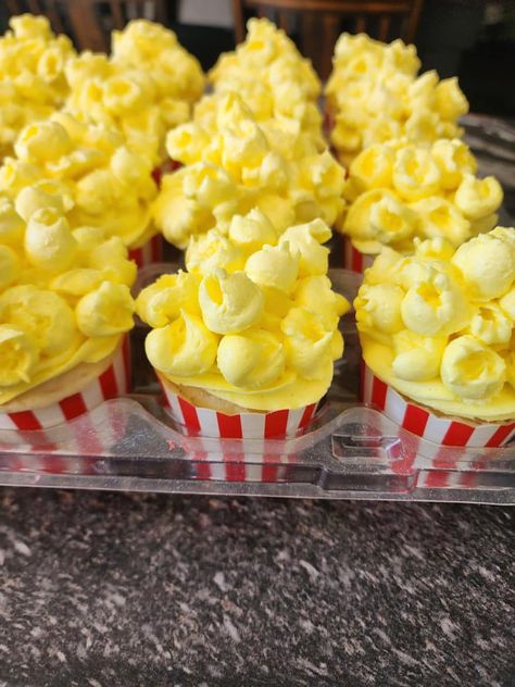 Lori McGowan How cute are these “popcorn” cupcakes??? Popcorn Themed Cupcakes, Party Planning Food, Popcorn Cupcakes, Popcorn Cake, Corn Cakes, Themed Cupcakes, Party Planning, Popcorn, Cupcake