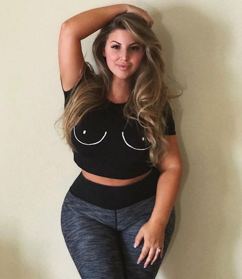 Ashley Alexiss Ashley Alexiss, Big Girl Fashion, Plus Size Models, Yoga Workout, Wellness Coach, Fitness Coach, Plus Size Lingerie, Work Out, Personal Trainer