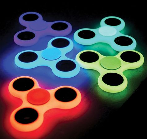 Cool Fidget Spinners, 3d Printing Toys, Awesome Toys, Trendy Toys, Countertop Display, Fidget Spinners, 3d Printing Diy, Spinner Toy, Rainbow Loom Bracelets