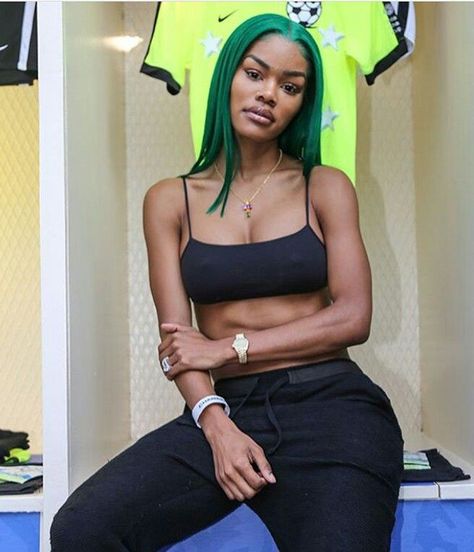 Teyana Taylor Hairstyles, Taylor Hairstyles, Neon Green Hair, Teyana Taylor, Birthday Hair, Colored Wigs, Hair Weave, Black Girls Hairstyles, Green Hair