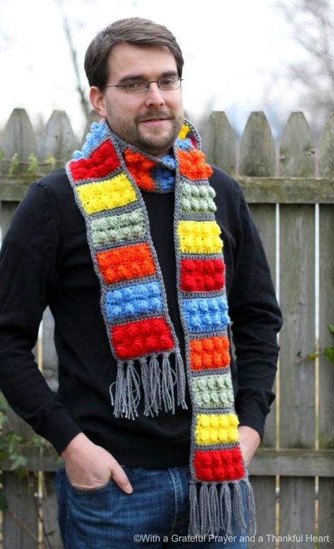 Easy pattern for a Crochet Lego Blocks Scarf for the hipster or kid on your gift-giving list. Colorful popcorn stitch creates Lego looking blocks. Lego Scarf, Lego Crochet, Colorful Popcorn, Crochet Lego, Grateful Prayer, Crocheted Stuff, Heart Crochet, Winter Crochet, Crocheting Patterns